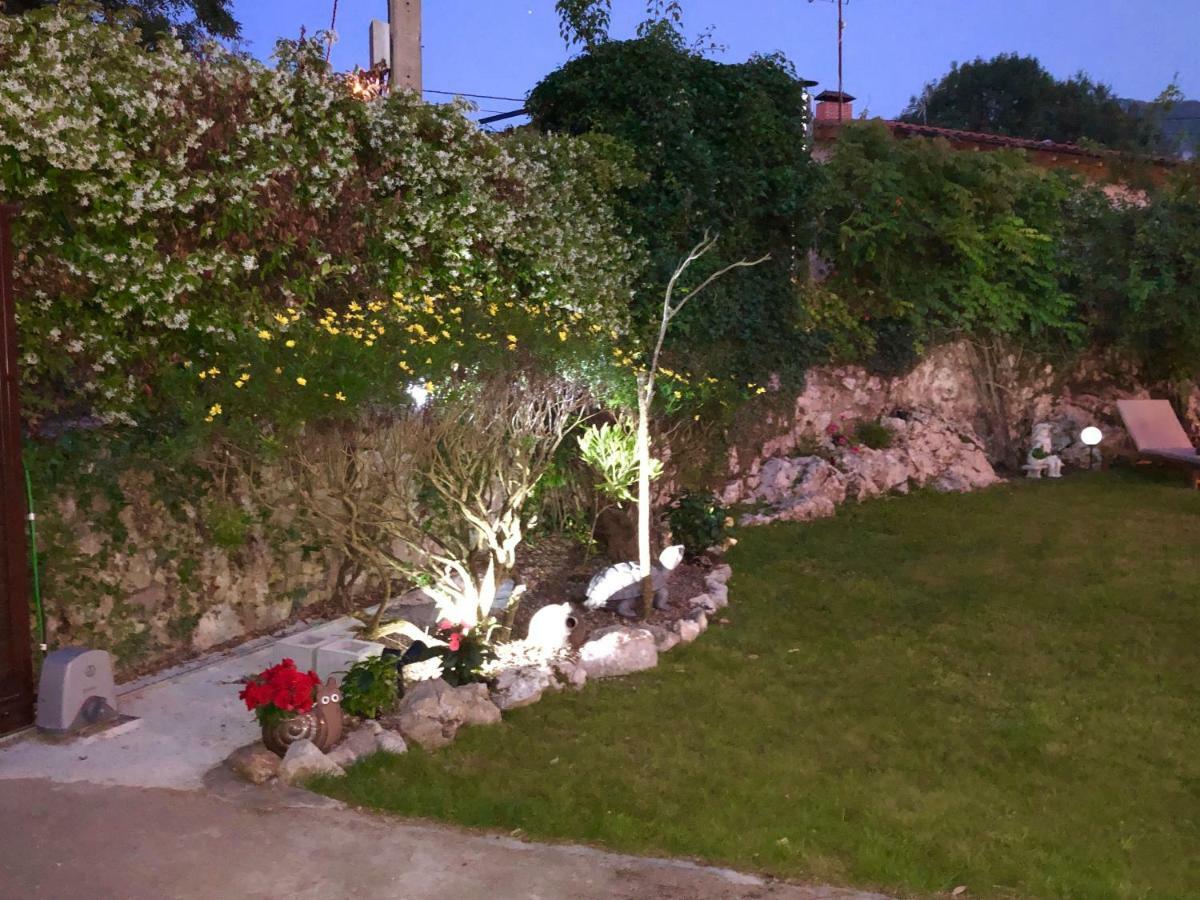 Casa Frente A Los Bufones De Pria Villa Llames de Pría Kültér fotó